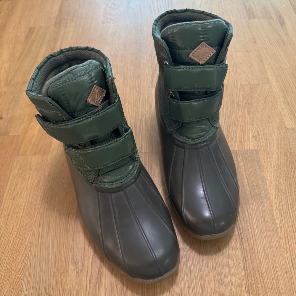 Sperry 8 Saltwater Jetty Olive Green Quilted Fleece Lined Duck Boots STS82226